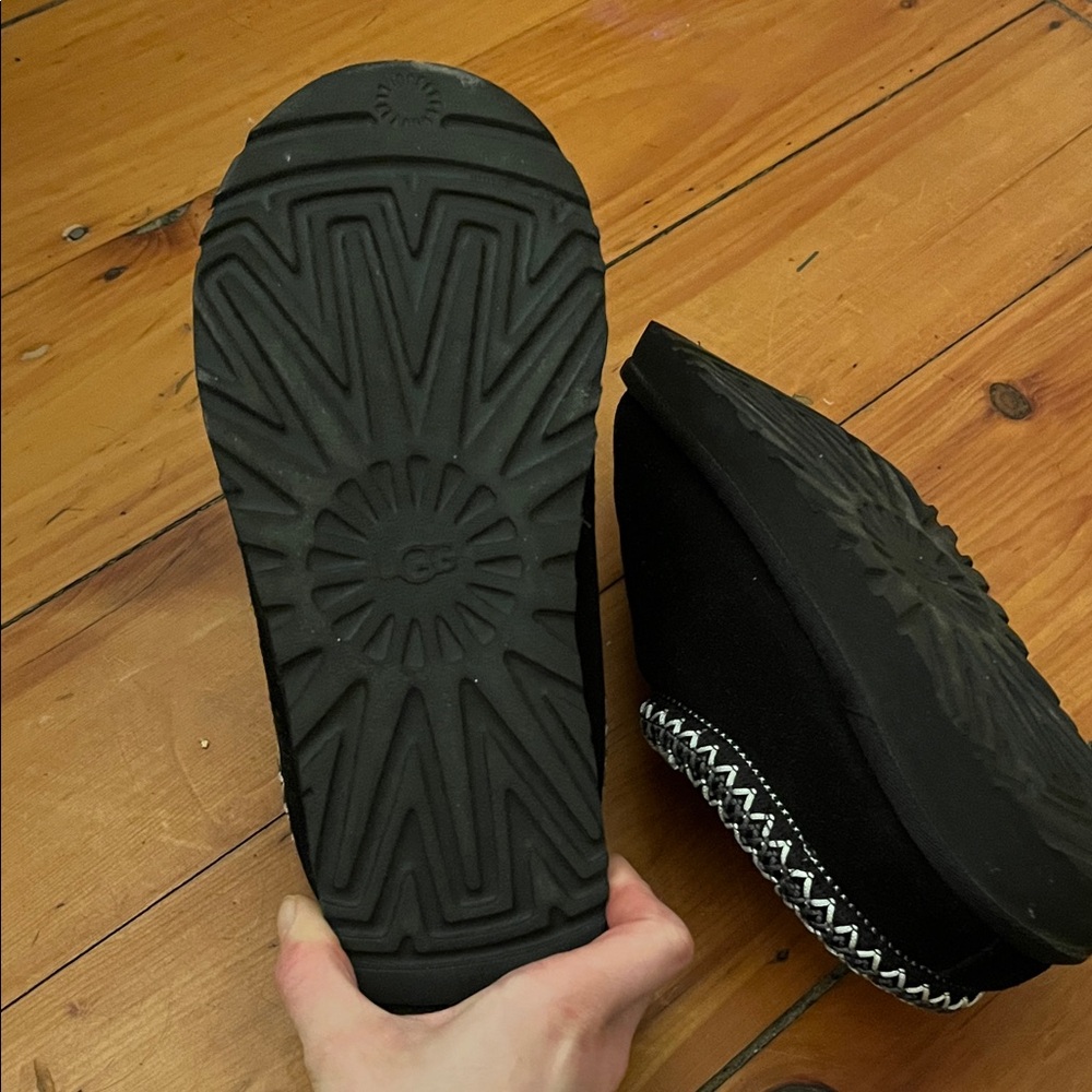 Black womens tasman Uggs slippers - Picture 4 of 4